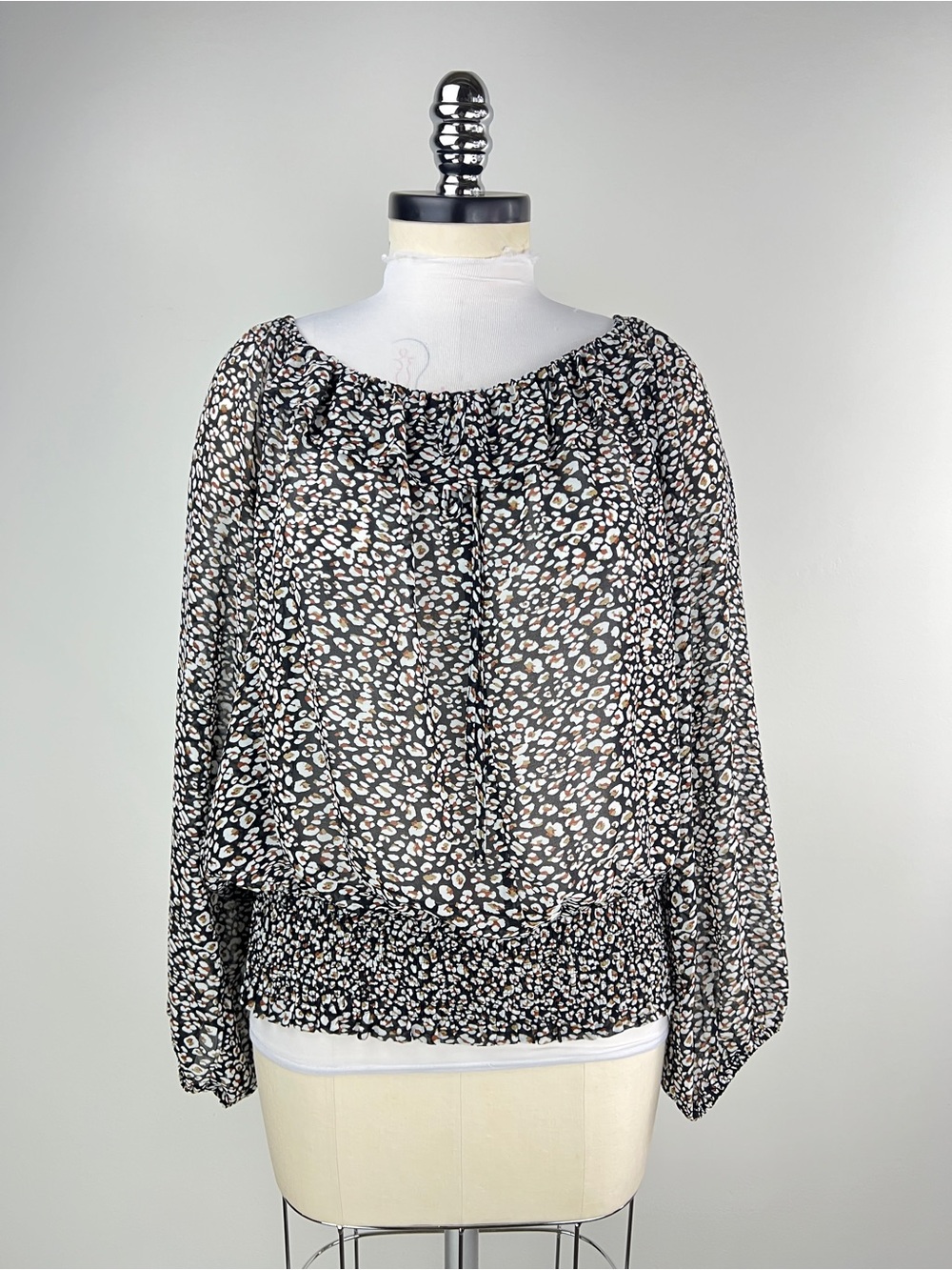💚 3885. Women’s Black Leopard Print Peasant Blouse